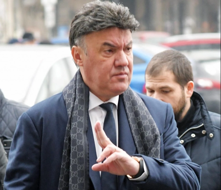 Борислав Михайлов оттегли оставката си, Първа лига се увеличава