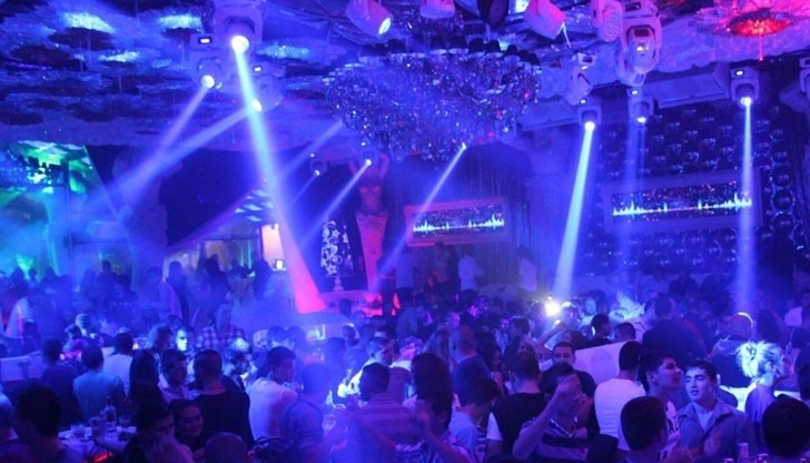 Отварят дискотеките и нощните барове от утре