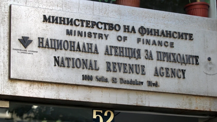 Над 412 000 души вече са декларирали доходите си пред НАП