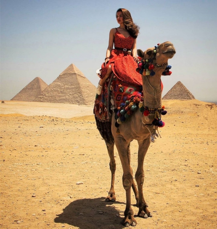 Райна яхна камила в Египет (СНИМКА)