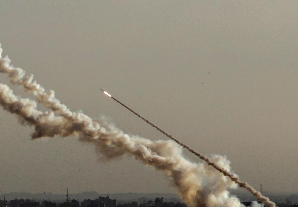 Напрежение в Ерусалим чуват се експлозии а Хамас твърди че