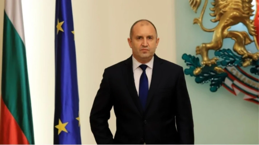 Президентът разпуска НС и назначава служебен кабинет