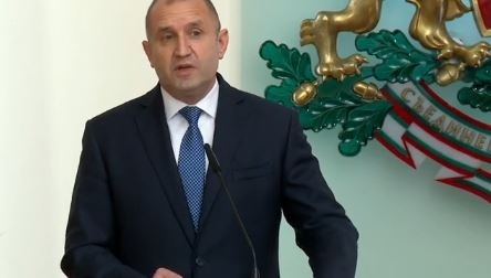 Президентът Радев представя новия кабинет и задачите пред него (НА ЖИВО)