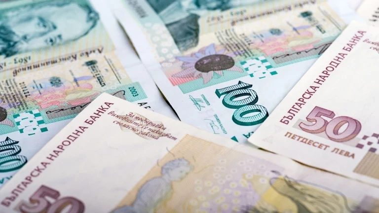 Средният осигурителен доход през март е 1150,92 лв.  