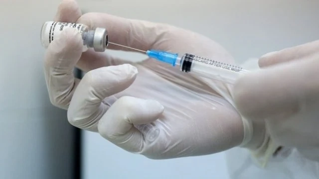 Пристигат 36 000 дози от Moderna и 45 600 от AstraZeneca