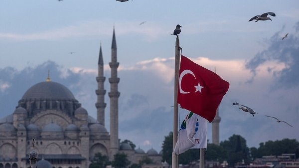 Турските граждани задължително с маски, дистанция и вечерен час до 1 юни