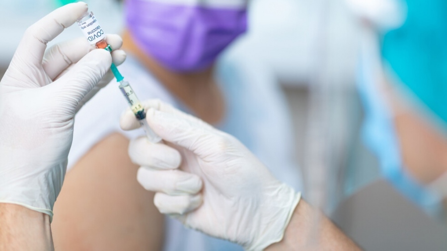Проблеми в системата за ваксинация напрегна лични лекари 