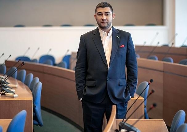 Карлос Контрера към Фандъкова: Изберете София с нормалните ли ще бъде или с ненормалните