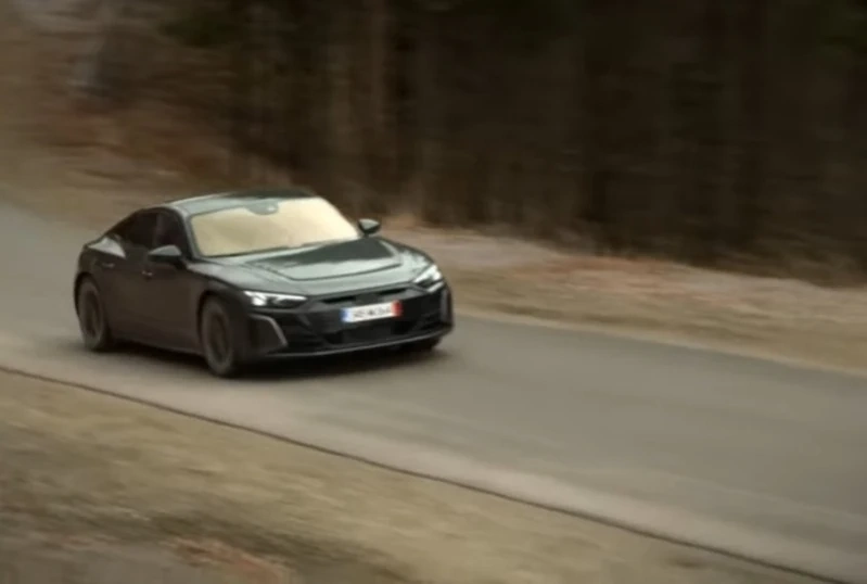 Смайващото Audi RS e-tron GT