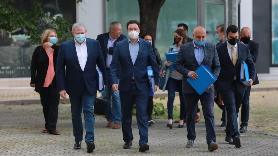 ГЕРБ-СДС се регистрира в ЦИК за участие в изборите на 11 юли