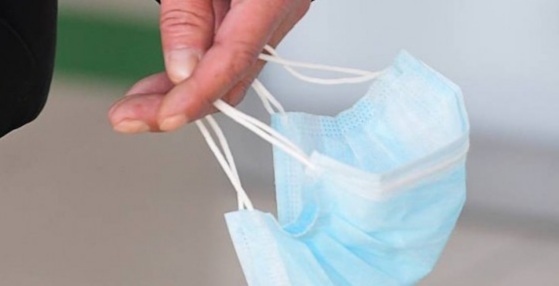 Маските може да паднат, ако възрастните хора се ваксинират