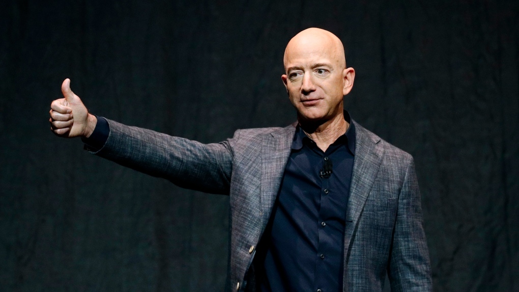 Джеф Безос назначава друг изпълнителен директор на Amazon съобщи Bloomberg