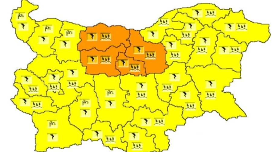 Жълт код за вятър, гръмотевици и валежи в 24 области, оранжев - в 4