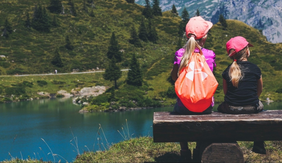 Държавата осигурява безплатни екскурзии за учениците и безплатни рехабилитации за учителите