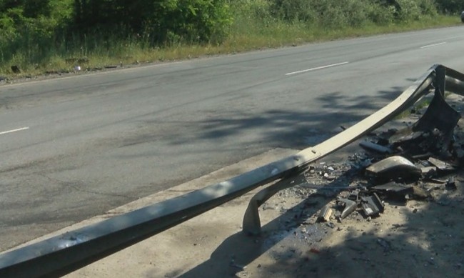 Пет души загинаха при тежка катастрофа на главния път София Варна