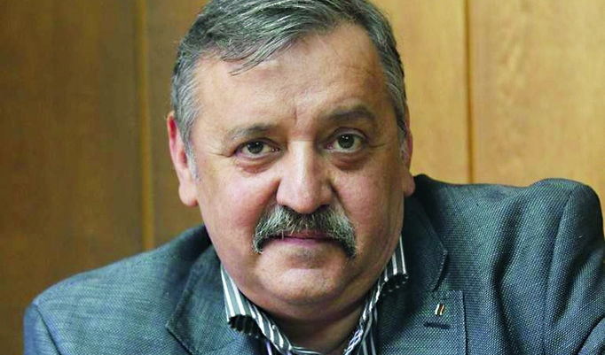 Министър Кацаров прати проф. Тодор Кантарджиев в пенсия