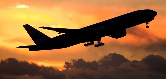 Разследват Бритиш еъруейс и Райънеър за отказа да връщат пари за неосъществени полети