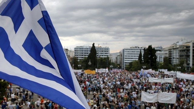 Гърците на стачка: Няма да ни превърнете в роби на 21-ви век  