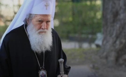 Патриарх Неофит приет в болница 