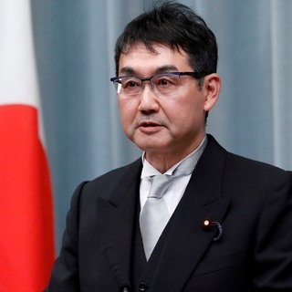 Бивш японски министър е осъден за купуване на гласове на 3 г. затвор