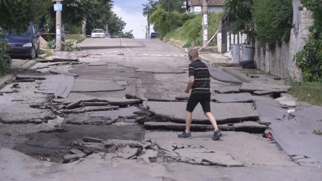 Стефан Янев ще посети Лом след силната буря в събота