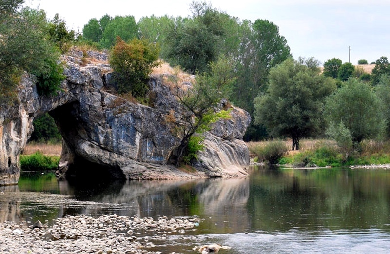 Баща и детето му се удавиха в река Вит