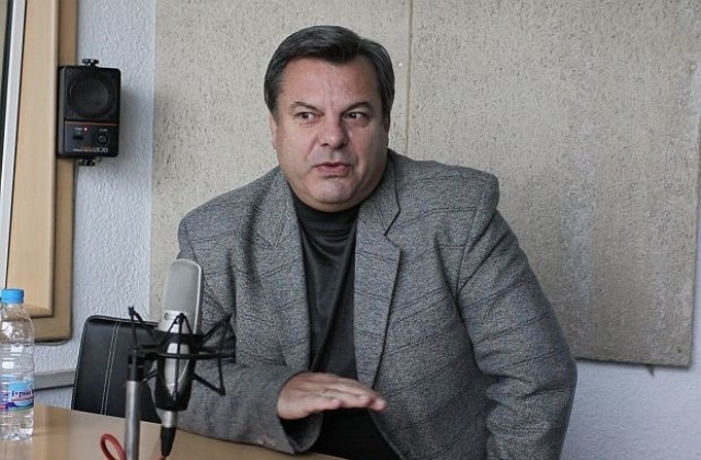 Бившият вицепремиер Евгений Бакърджиев е починал днес следобяд в болница