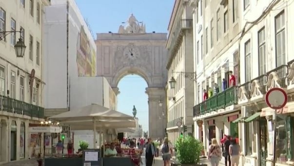 Въвеждат вечерен час в Португалия