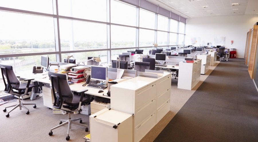 Заплатите нагоре до 20% заради липса на служители 