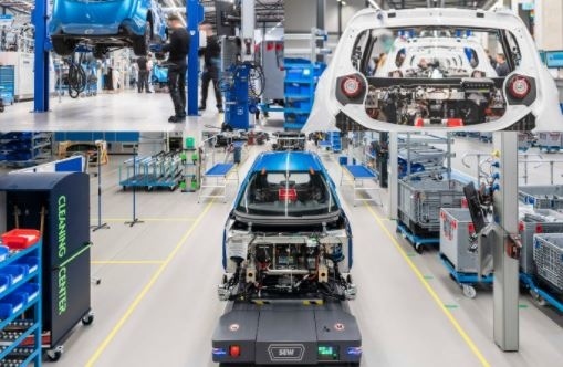 Министър Петков: До 2 г. ще има произведени в България електромобил