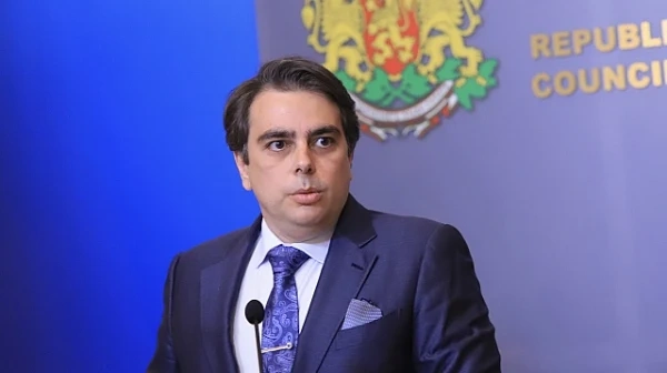 Асен Василев: Спираме краденето и увеличаваме пенсиите