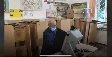 И Ахмед Доган гласува