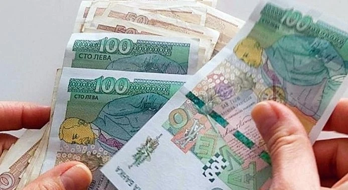 Синдикати: За да няма работещи бедни, трябва минимална заплата от 1200 лв. до 2025 г.