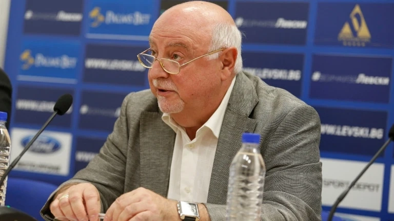 Баждеков взема властта в Левски