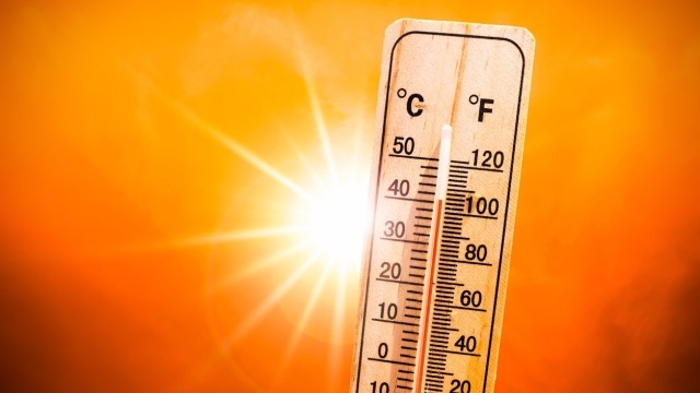Предупредителен жълт код за високи температури за цялата страна обяви