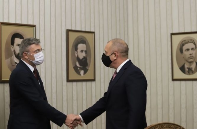 Президентът към ДПС: Формулата днес за правителство е обединение около ясни цели и приоритети