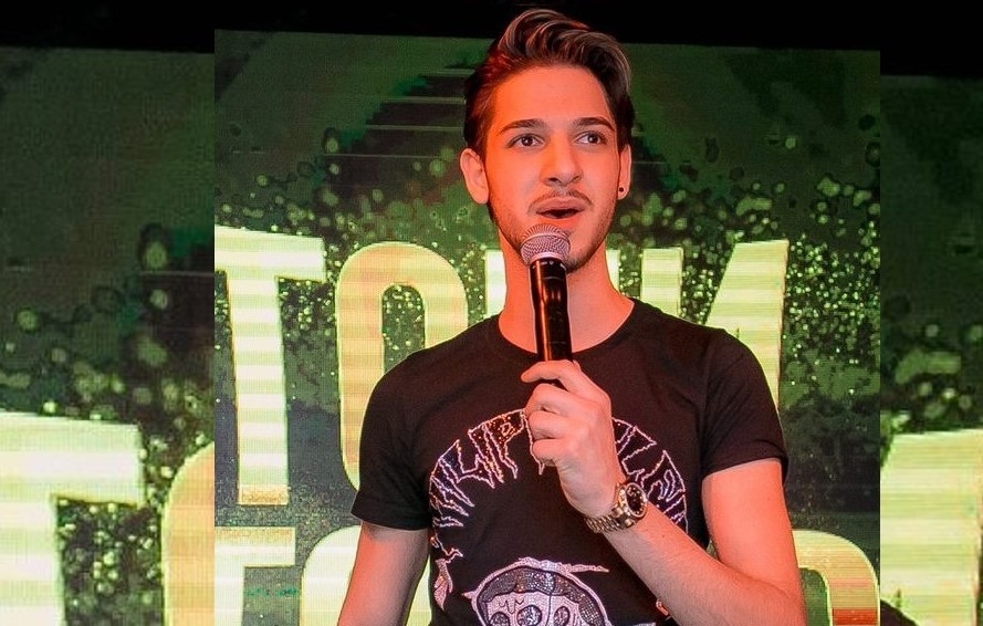 Фики търси гадже на брат си