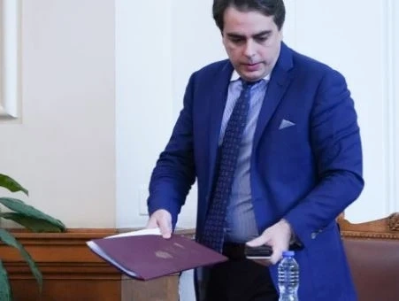Асен Василев: Има координирана атака на ДПС и Тошко Йорданов срещу мен