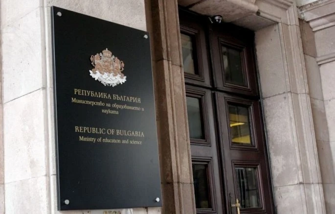 Министърът на образованието призовава учителите да се ваксинират