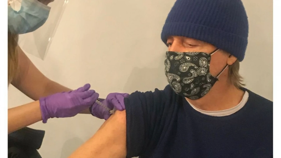Пол Маккартни се ваксинира срещу COVID-19