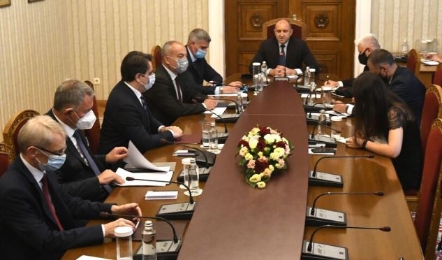 Радев: България е на трето място по смъртност от COVID-19 в ЕС (НА ЖИВО)