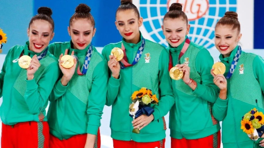 Българският ансамбъл по художествена гимнастика спечели златен медал на Игрите в Токио. 