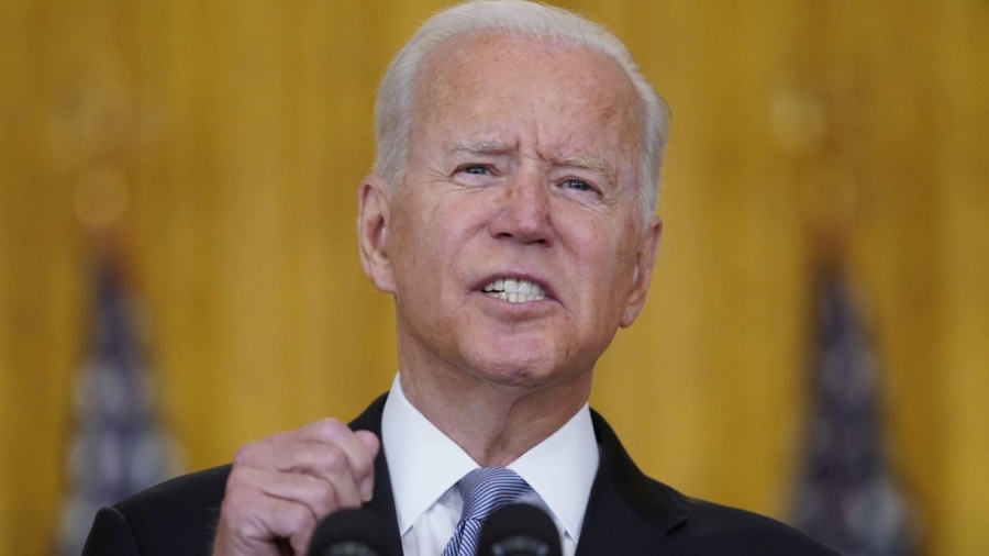 Байдън предупреди талибаните да не пречат на евакуацията и заплаши със съкрушителна сила, ако се наложи