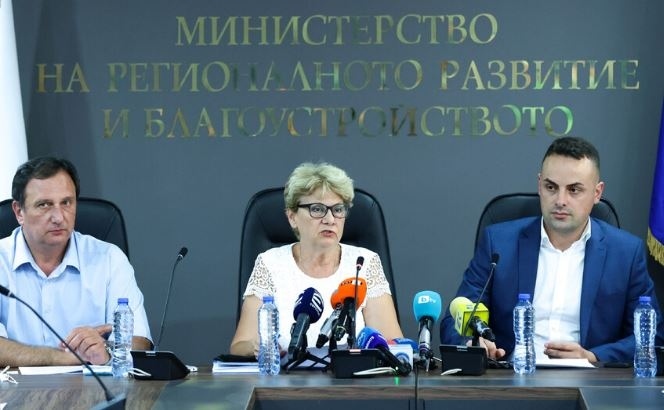 Комитова: В бюджета на АПИ има 382 млн. за пътни ремонти, а възложените поръчки са за 1,5 млрд.