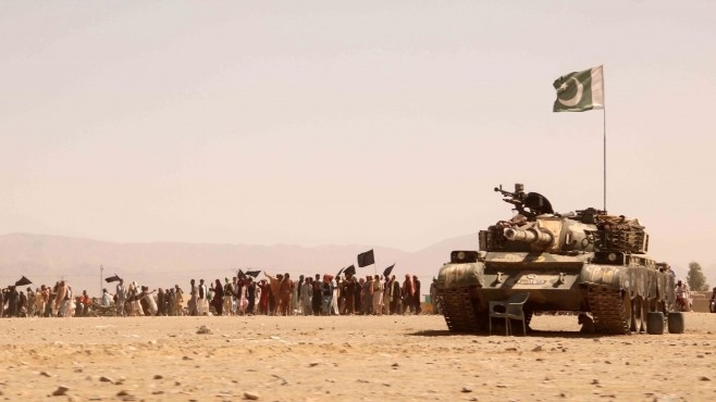 Британски войници: Майките хвърляха бебета си към нас