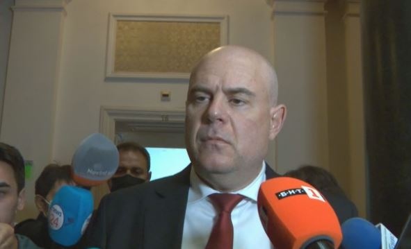 Главният прокурор Иван Гешев се яви в правната комисия в