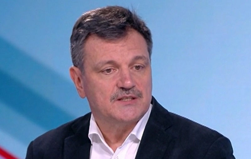 Д-р Симидчиев: Учебната година трябва да започне дистанционно