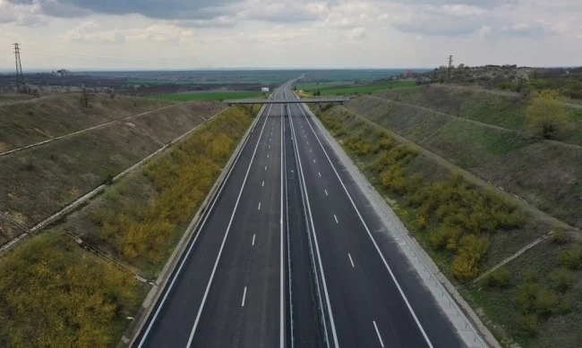  Автомагистрали имат пари за 3 км път