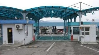 Повече от 10 часа чакат шофьори на камиони на ГКПП Кардам