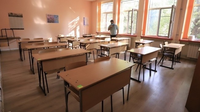 Обявиха кога ще са ученическите ваканции